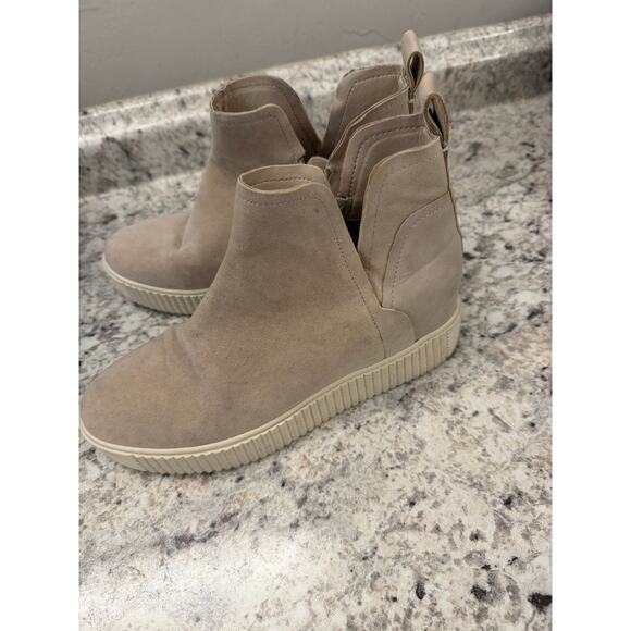 Dolce Shoes - Dolce Vita Catri Wedge Booties Size 8.5 Taupe Suede Zip Ankle Boots Comfort